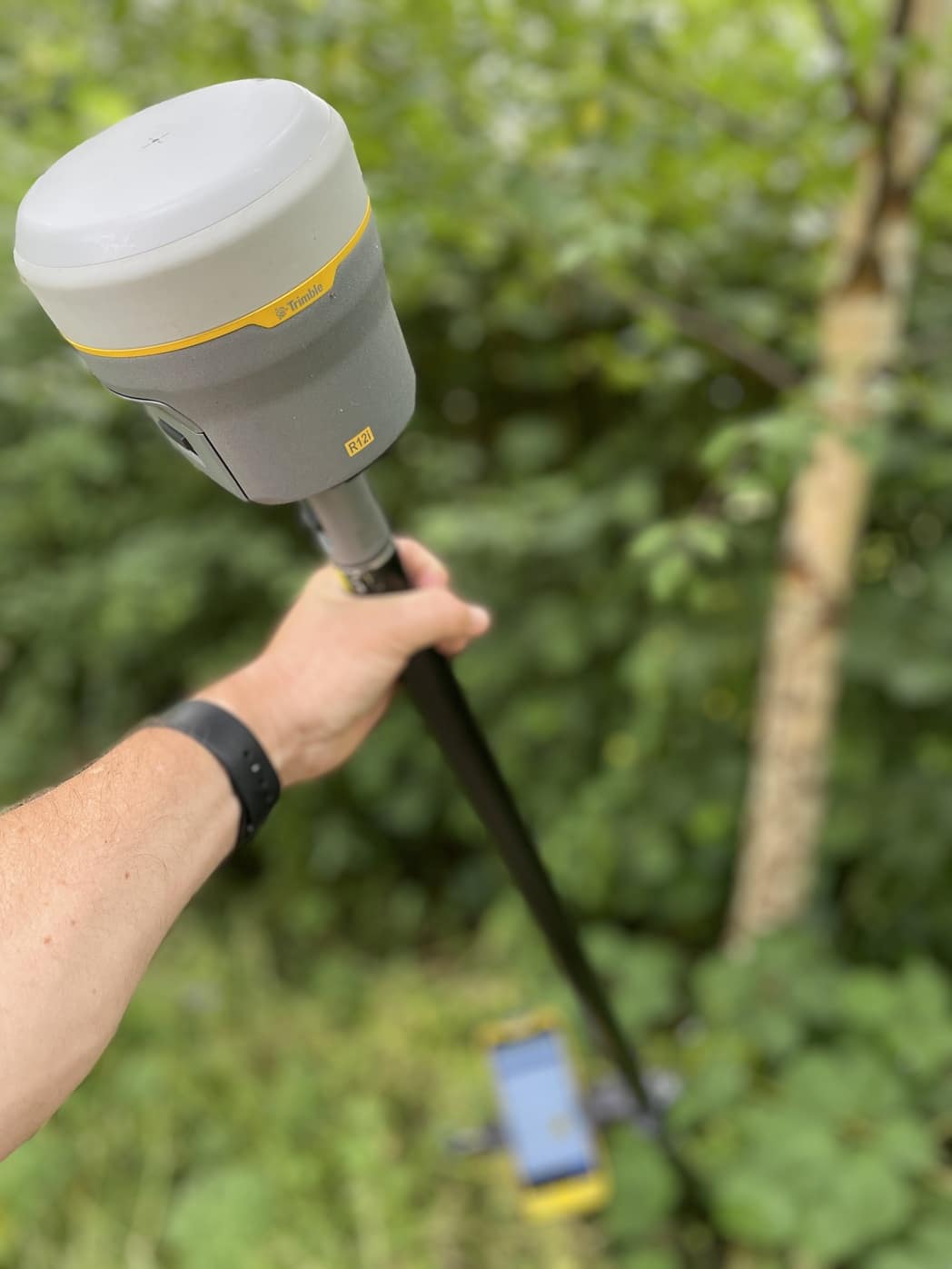 Borehole surveys with the Trimble R12i